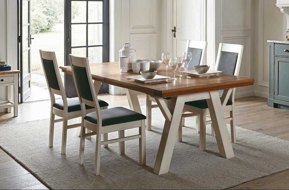 Table rectangulaire ROMANCE à tréteaux en chêne massif avec allonge – table française à Valognes