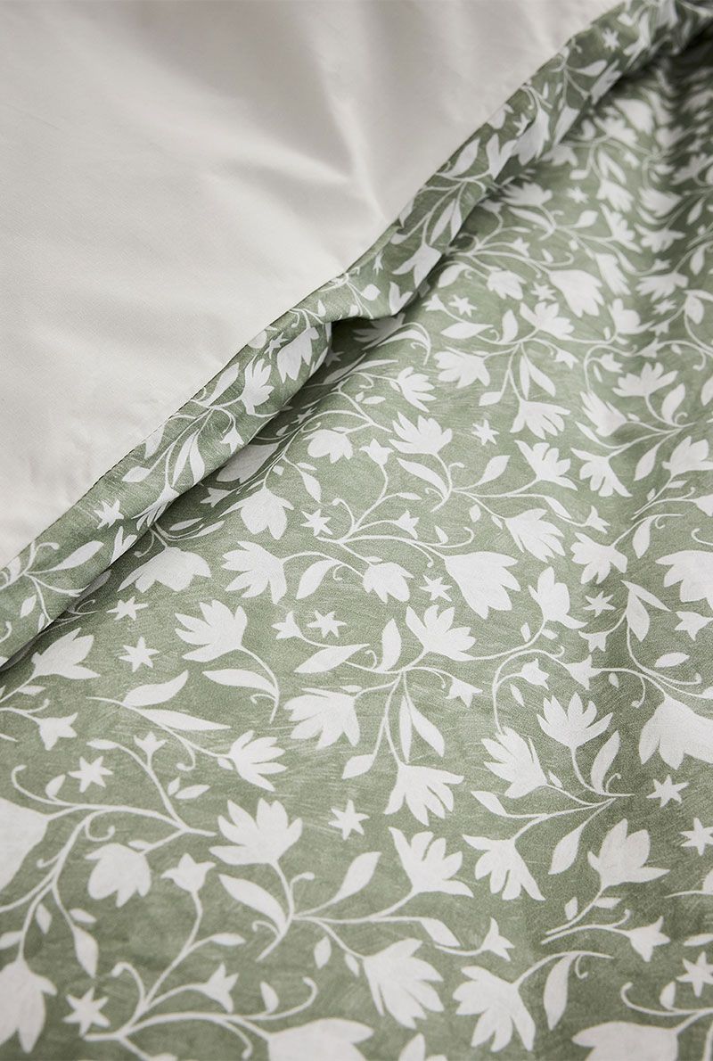 Housse de couette Essix Arabesque en percale de coton vert amande – linge de maison à Valognes